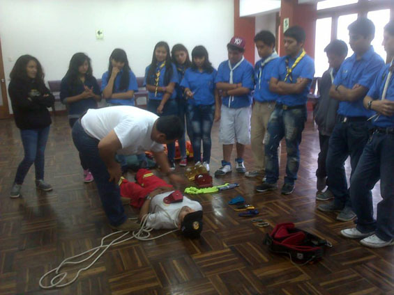 Caminantes reciben capacitación en Primeros Auxilios - Scouts del Perú
